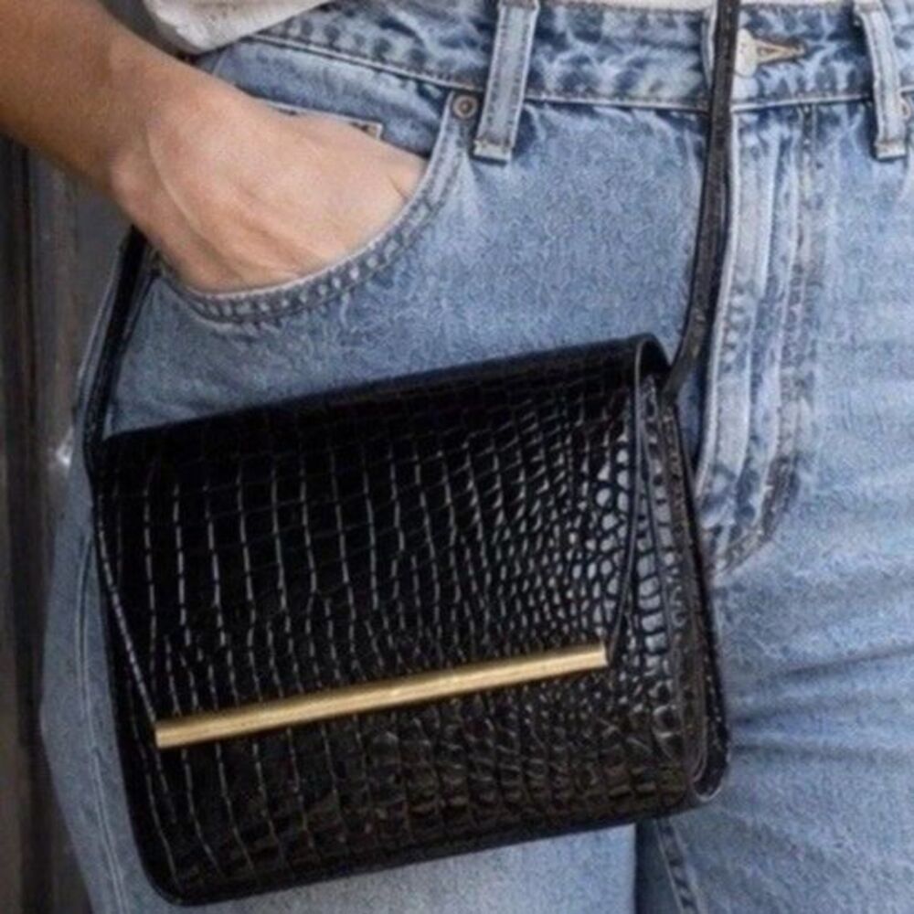 Vintage Andé Black CrocEmbossed Crossbody Bag Gold Bar Accent 80s Minimalist EUC